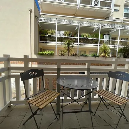 Bel T2 En Centre-ville D'arcachon Avec Balcon, A 200m De La Et Proche De La Gare - Fr-1-474-243 Apartment